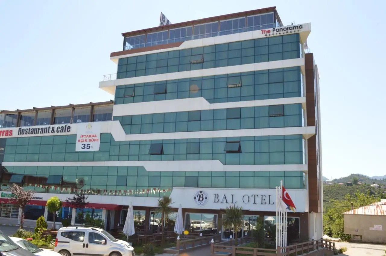 Bal Hotel