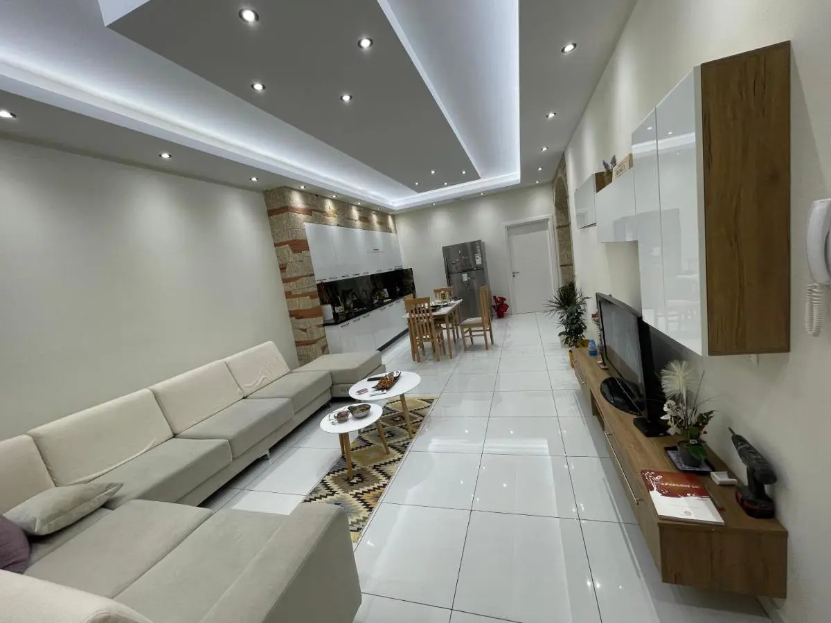 Franco Apartments