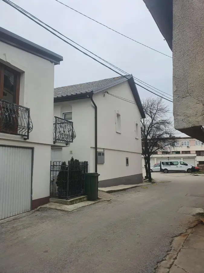 Apartman DIN
