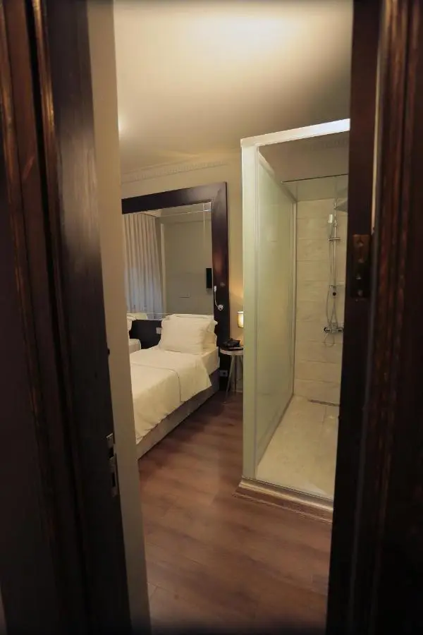 Ferman Pera Hotel