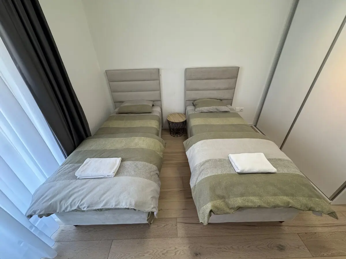 Lux Waves 2bdr apartment w/private parking