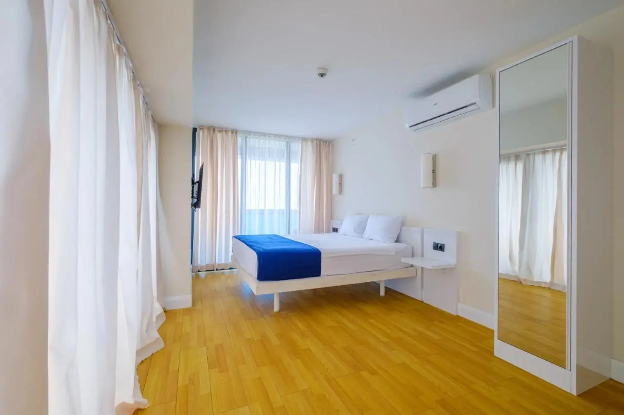 Panorama BeachFront Aparthotel