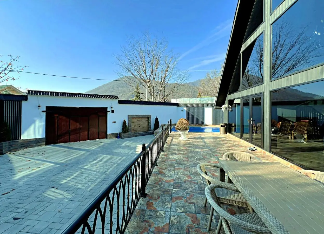 Black A-Frame Luxury Chalet & Pool