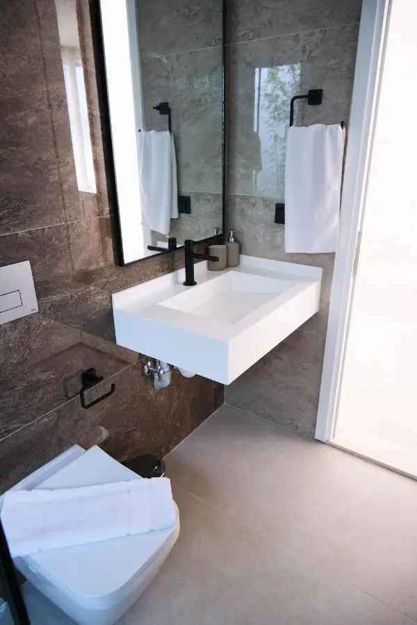 Ashta Nordic Suite