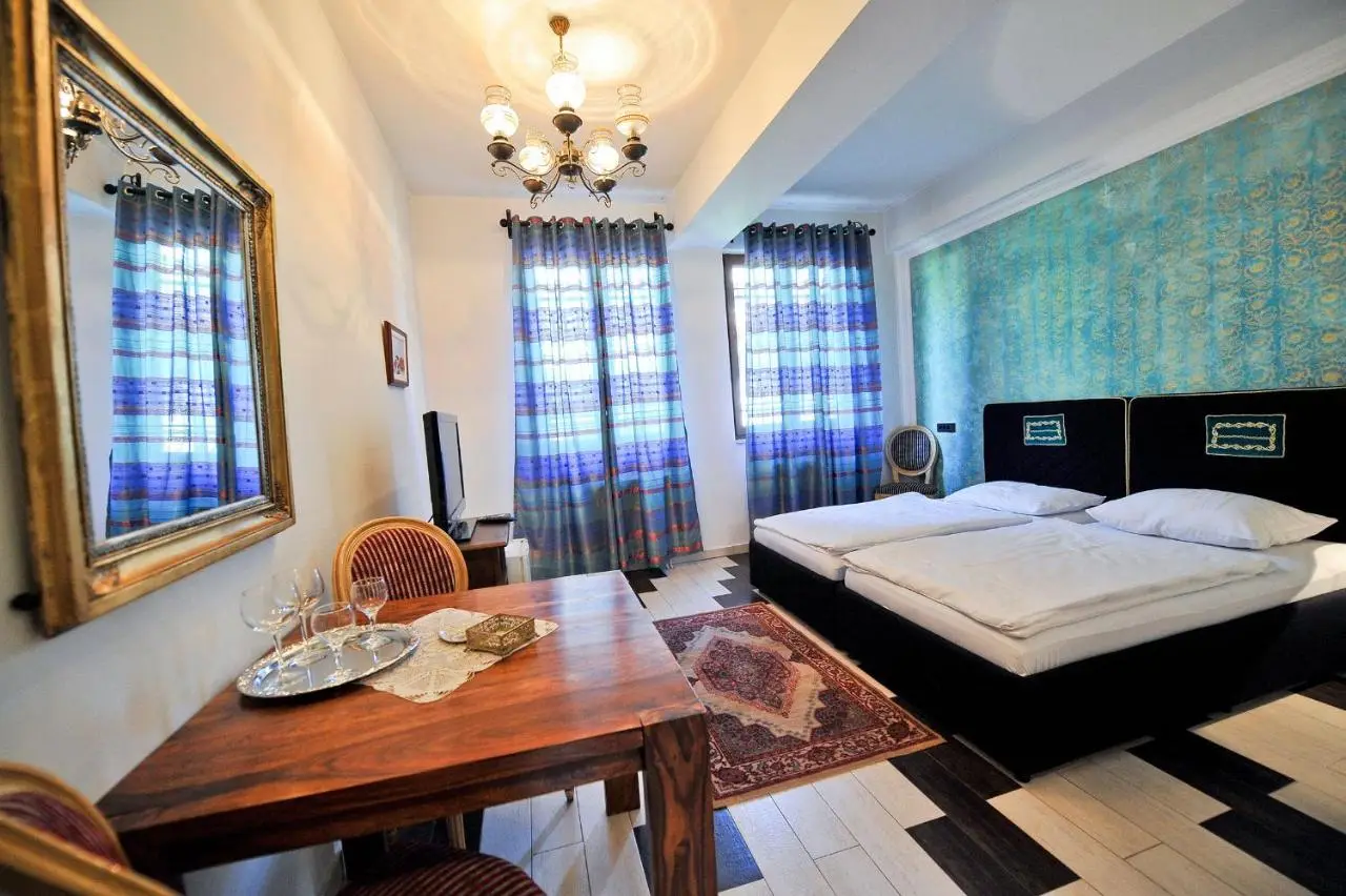 MICHELE Hotel