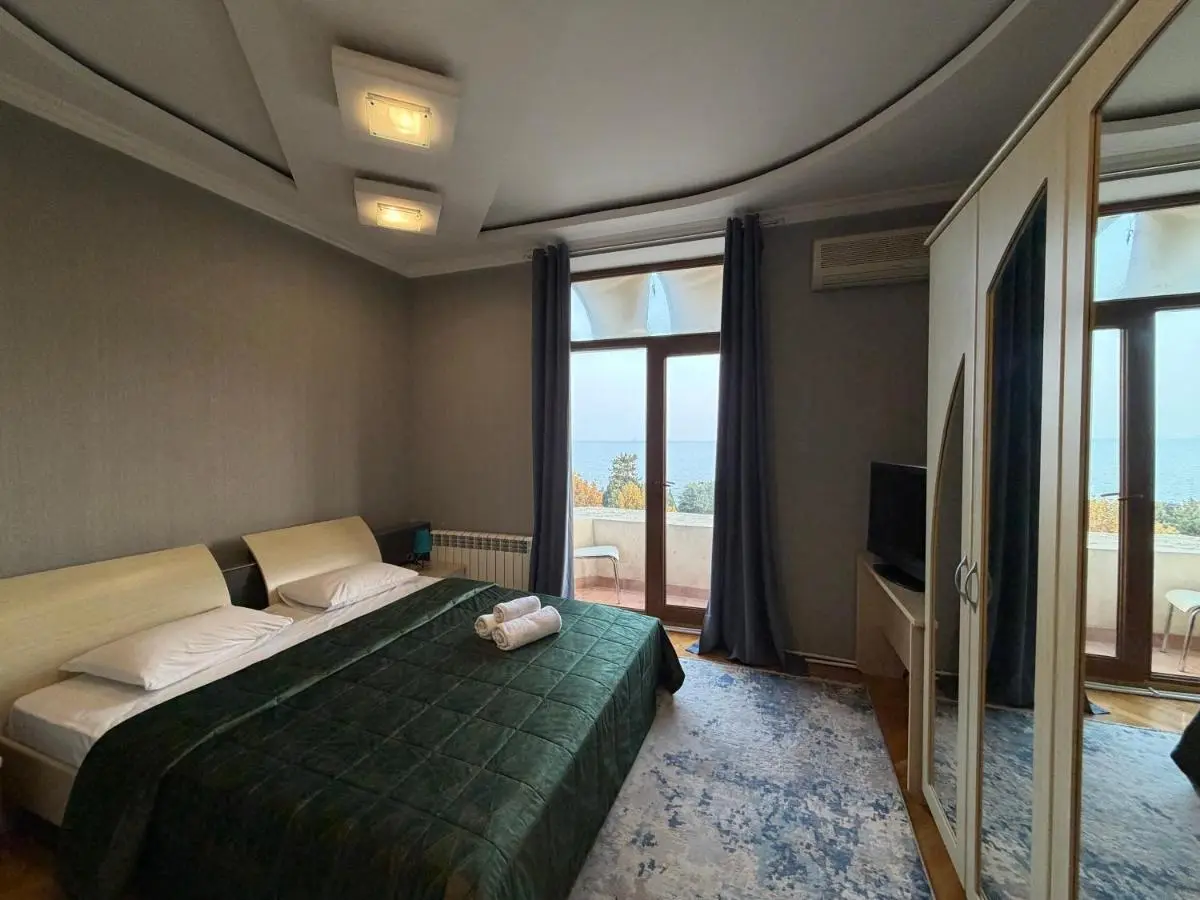 Sea view maiden apart