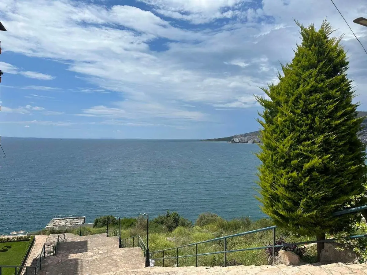 K&T Infinity View Seaside Apartment