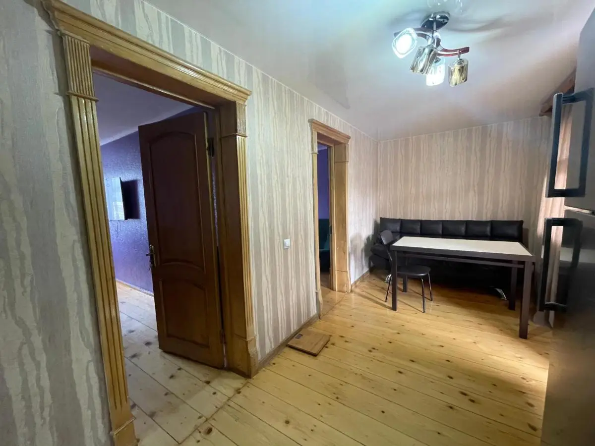 Isolated second floor for rent with separate kitchen and bathroom