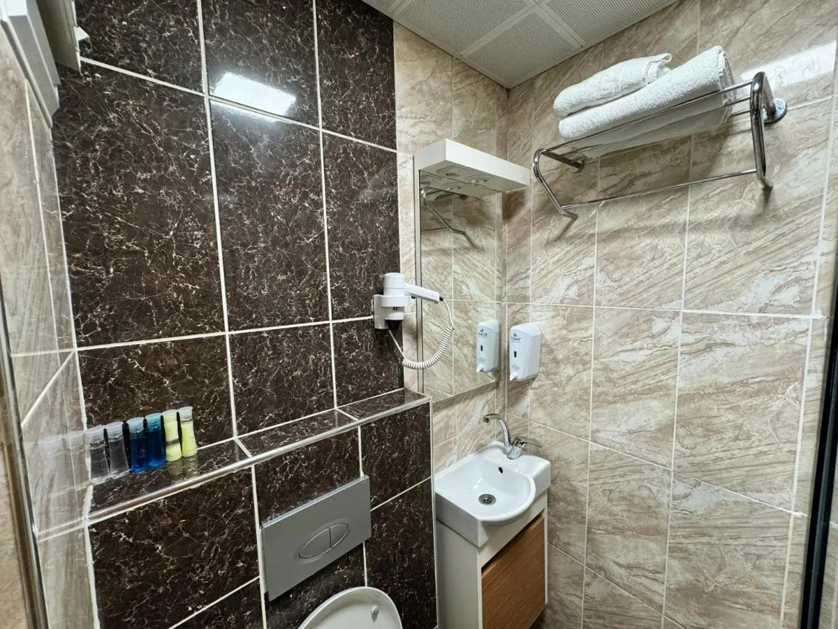 E5 PARK OTEL