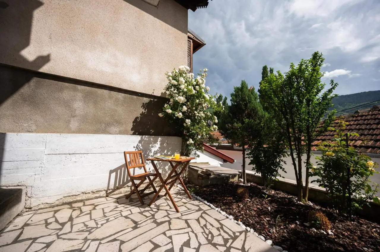 Spacious & Modern Apartments- Old Town