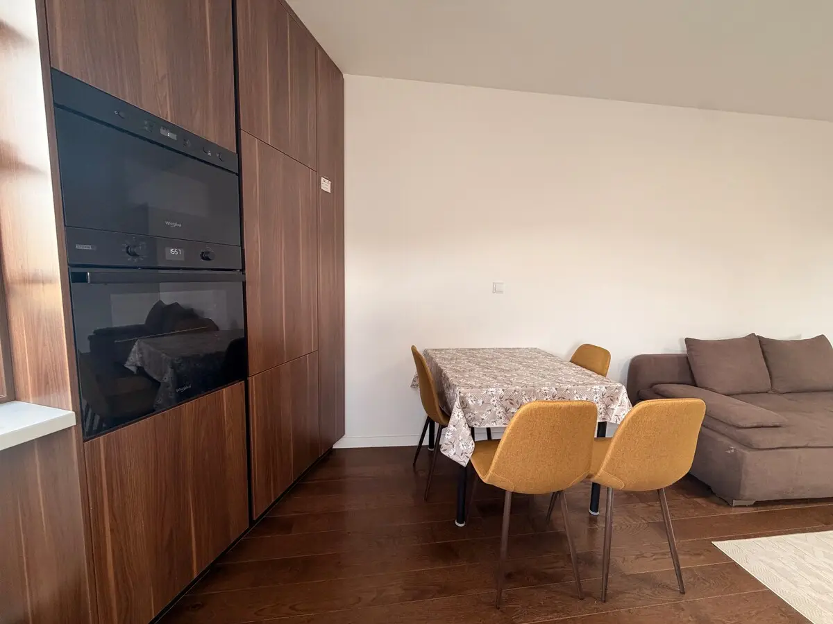 Spacious Apartment with Stunning Views & Many Beds