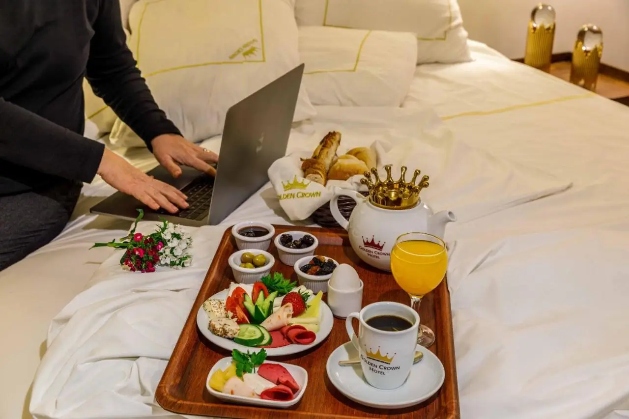Golden Crown Hotel