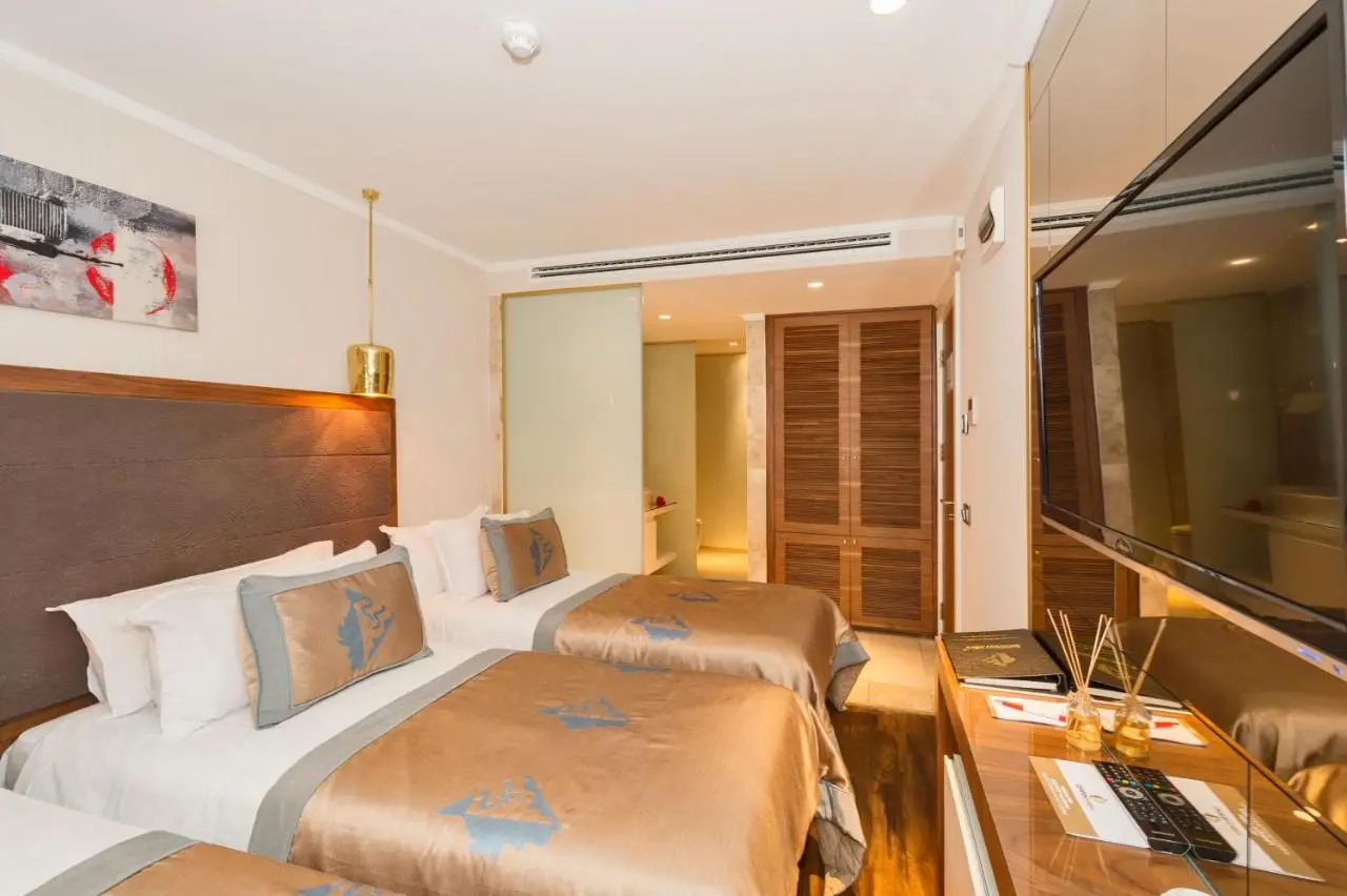 Darkmen Hotel