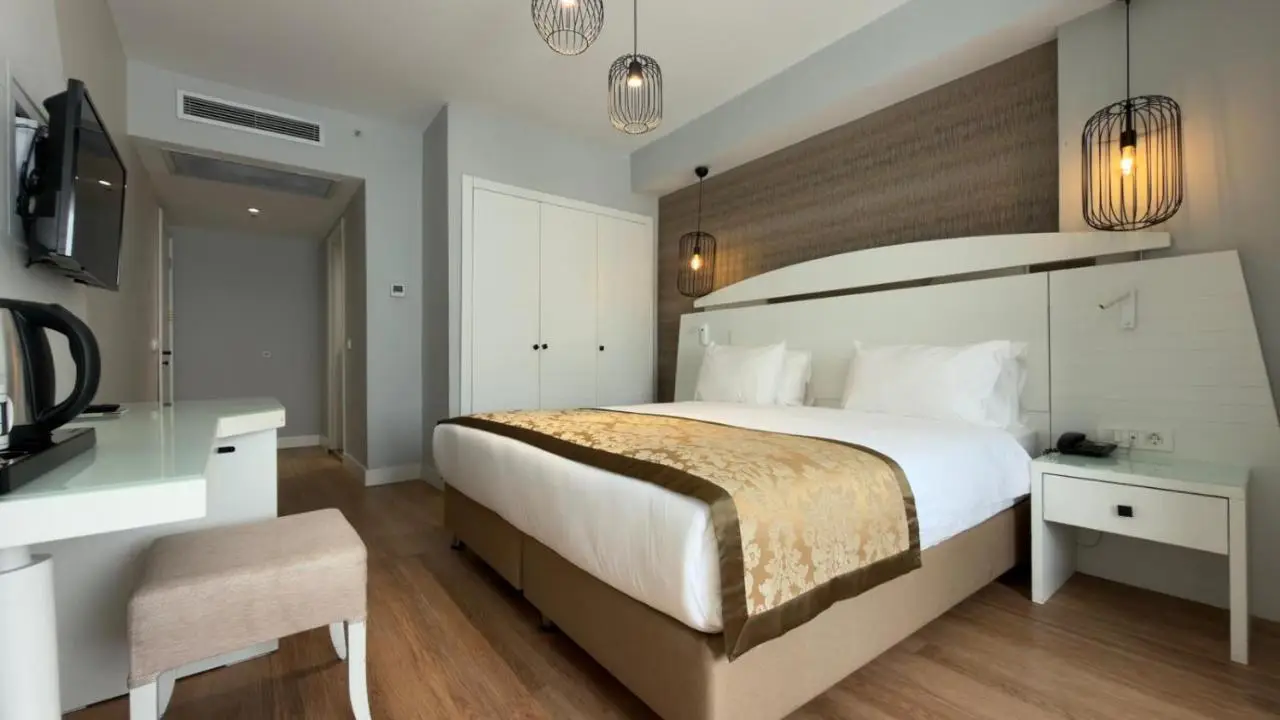 The Golden Park Hotel