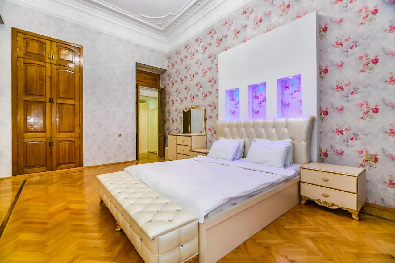 Hezi Aslanov house in CITY CENTRE
