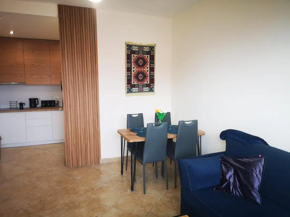 Riviera Deluxe Apartments