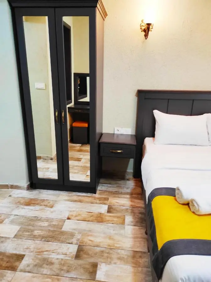Lebon Hotel-Special Class