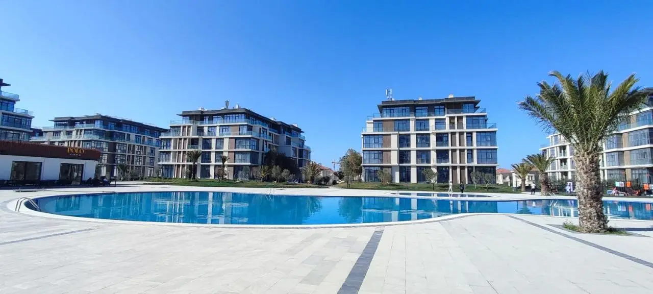 Sea Breeze Polo Residence