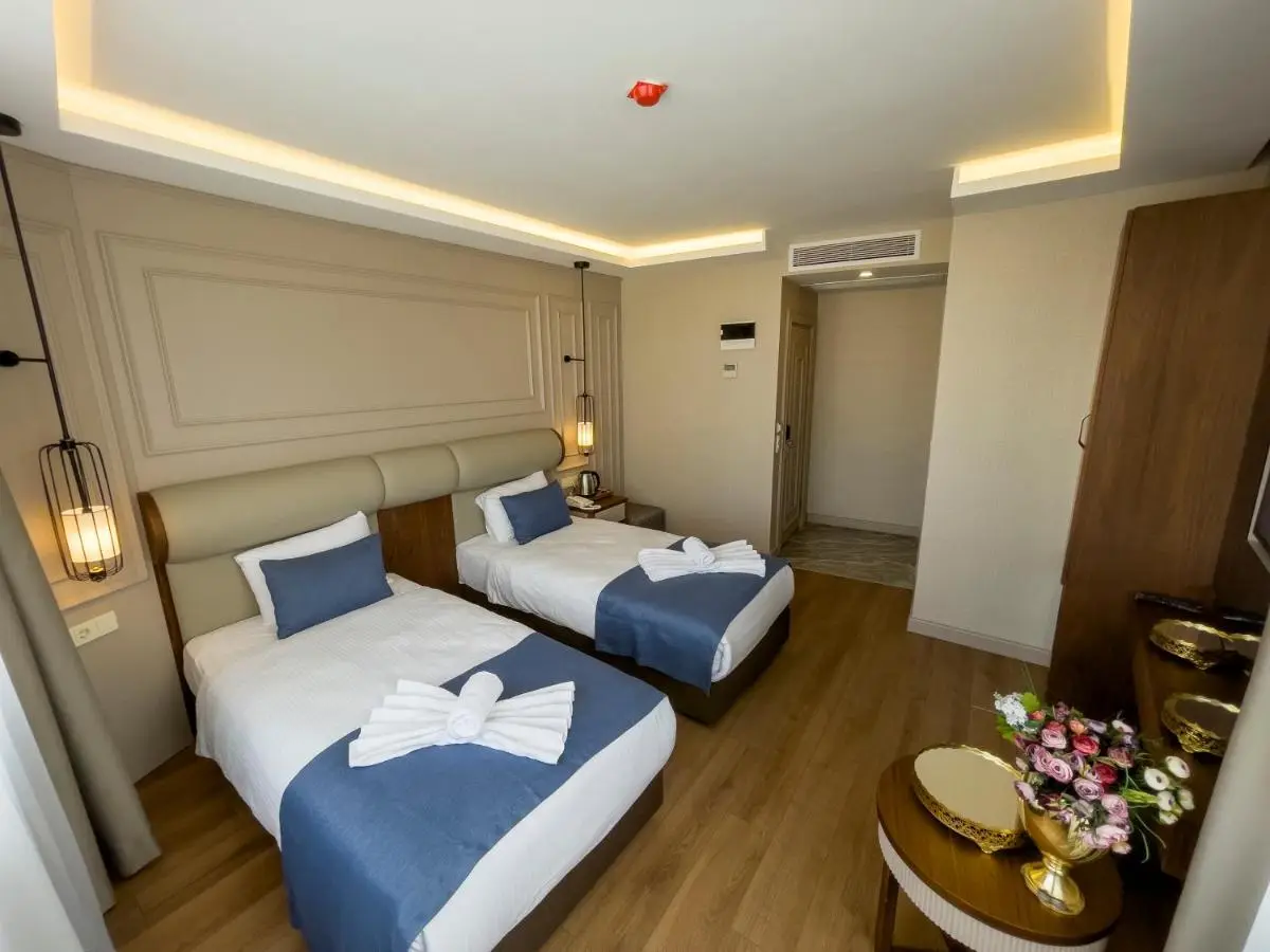 Martinenz Hotel Old City