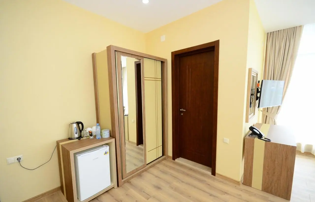 Hotel 725 B