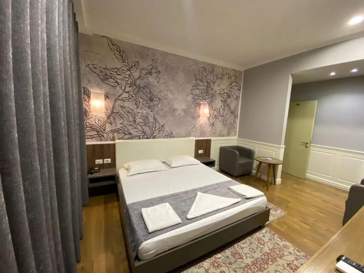 Edisem Hotel