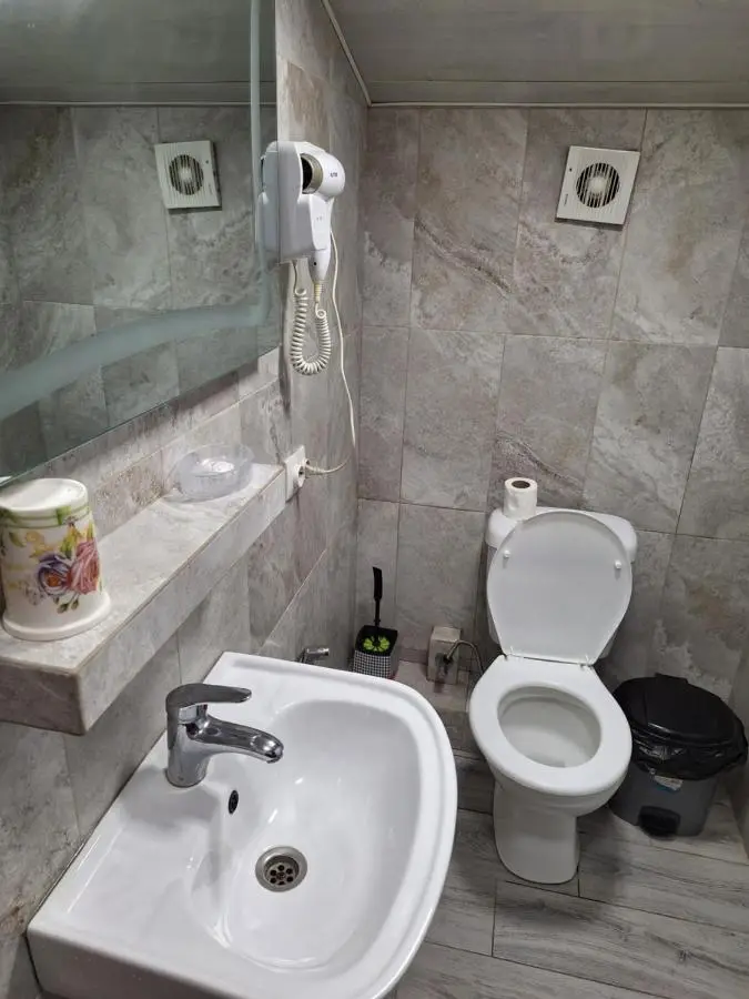 GUEST HAUSE & HOSTEL 15a