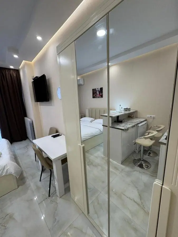 LiluHome Ameri Plaza apartment 21
