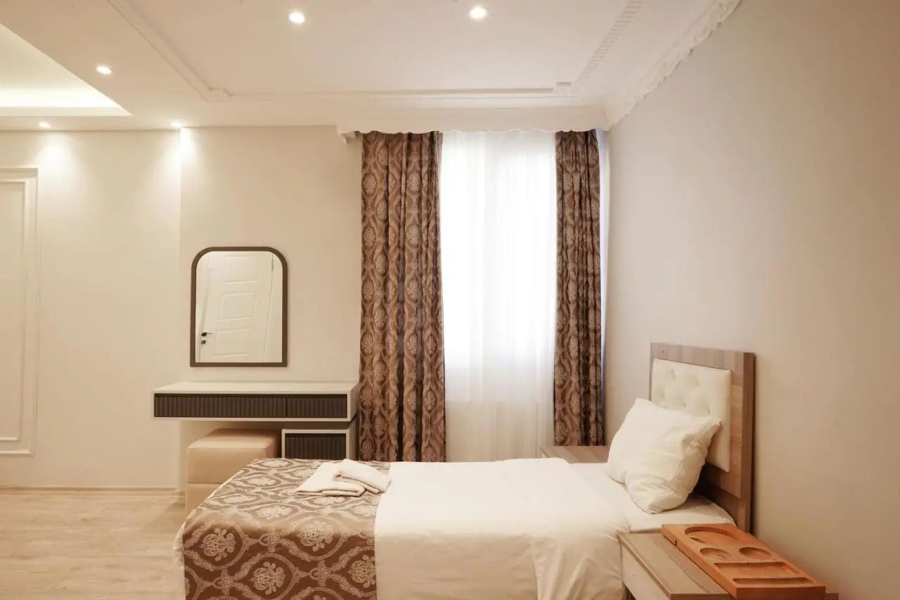 Ararat Hotel
