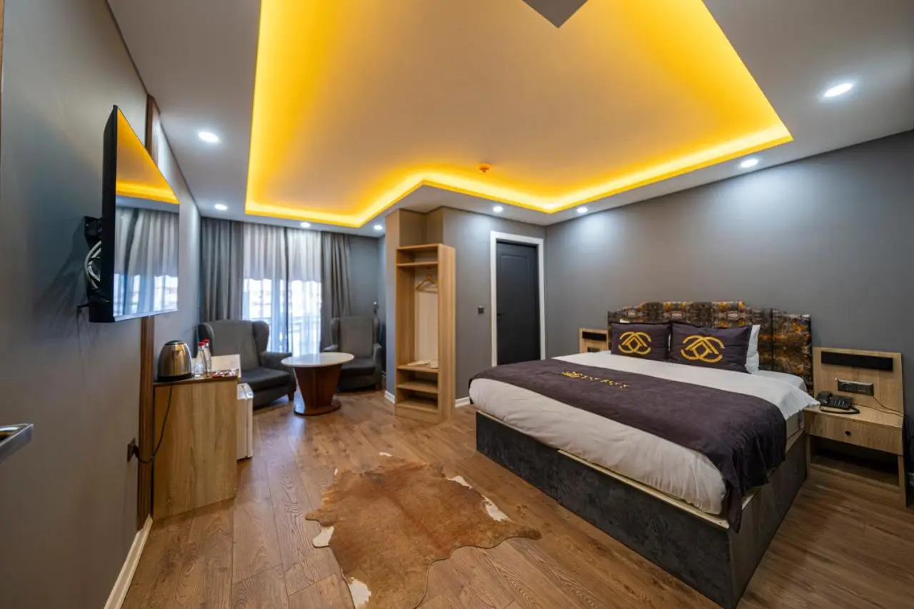 Viv City Hotel