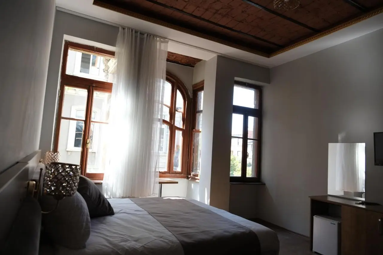 Adamantides Hotel