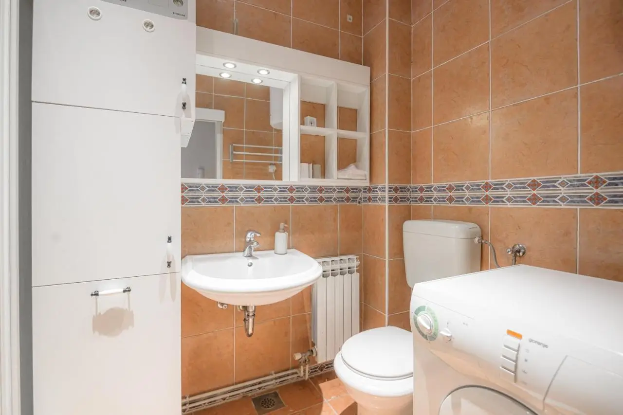 STUDIO APARTMENT SiLVER