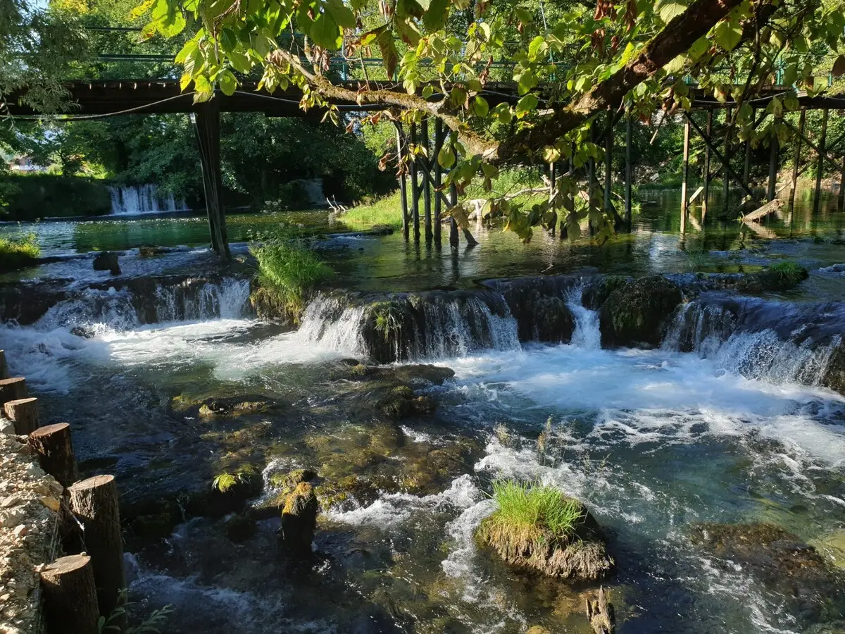 Beautiful accommodation located on the waterfall of the Una River