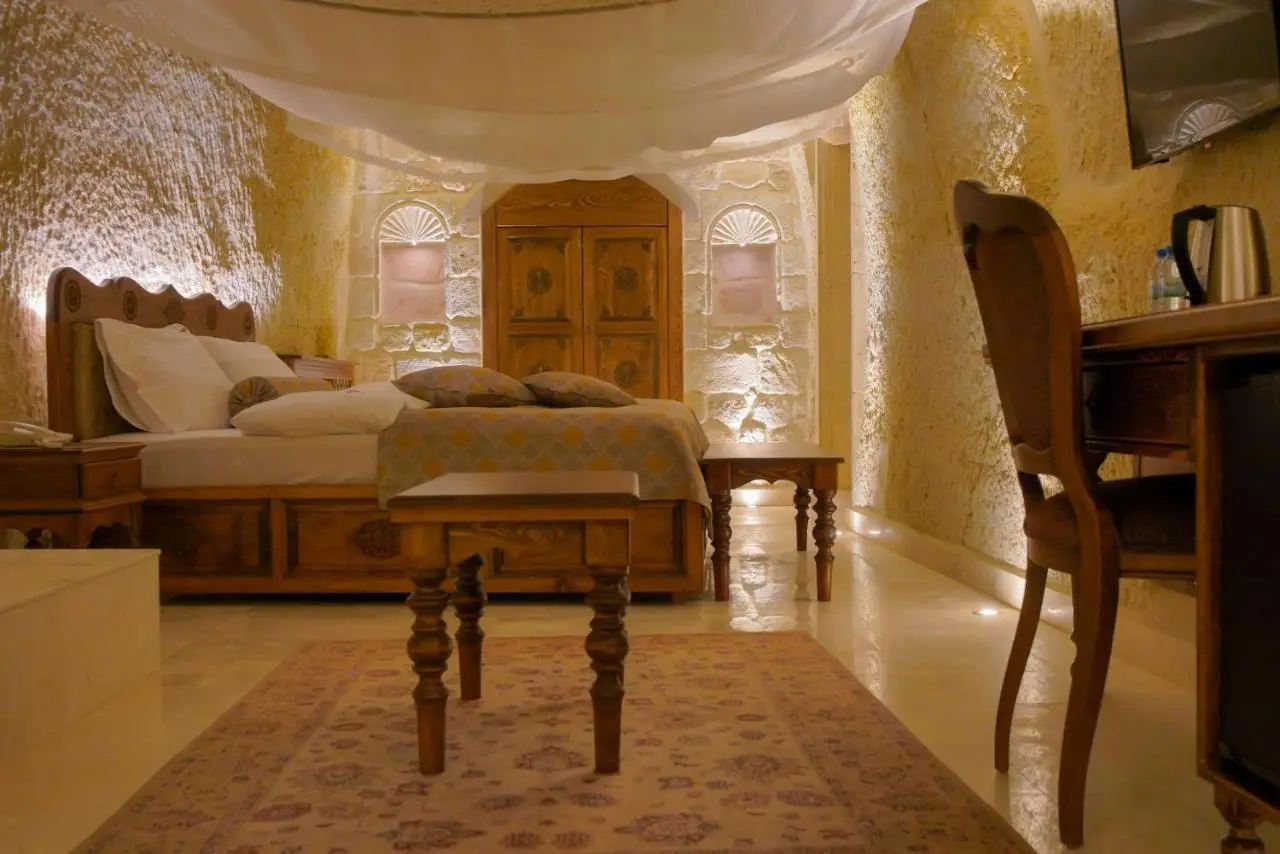 Fairyland Cave Hotel