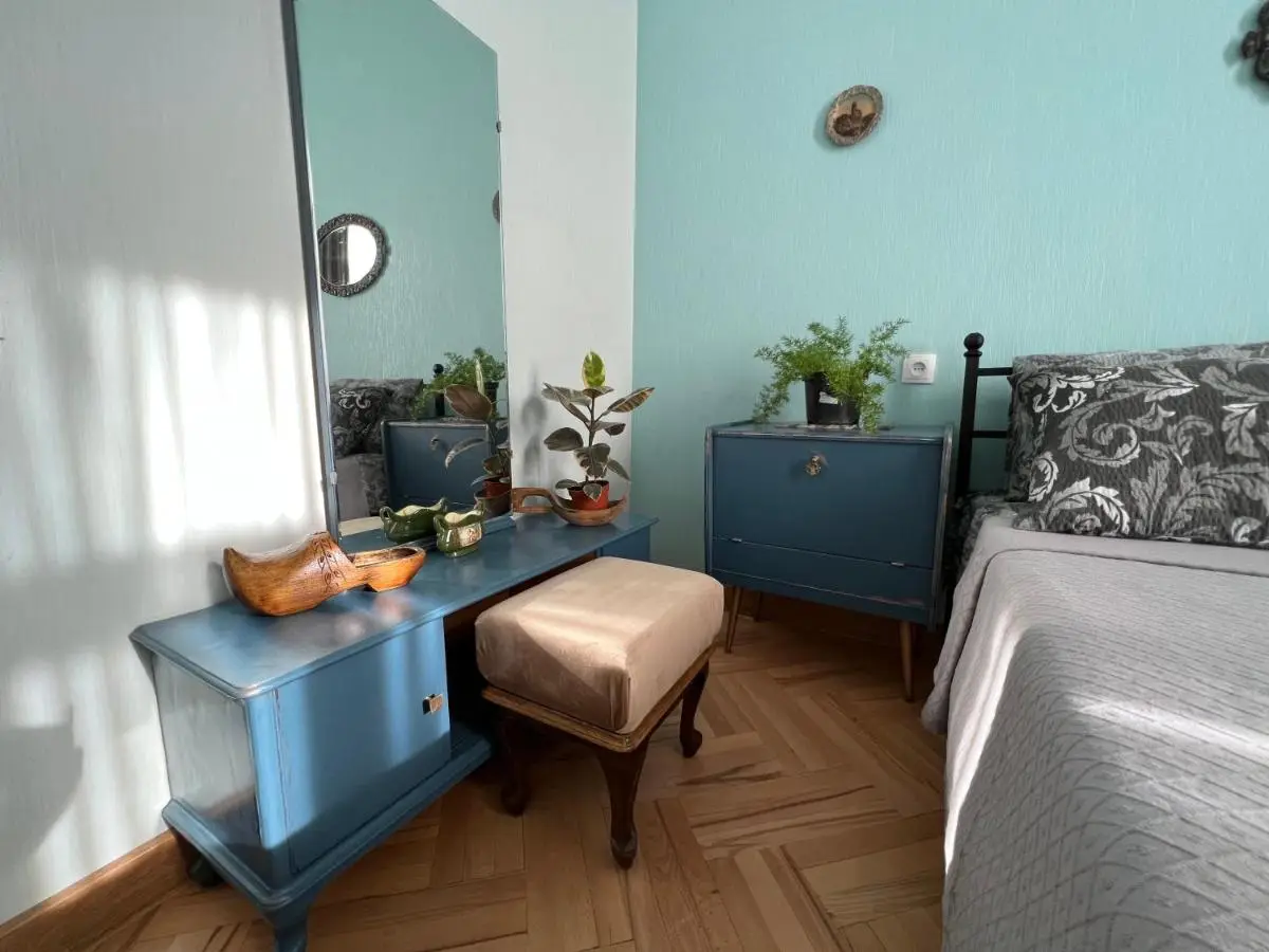 Lola Apartments TBS