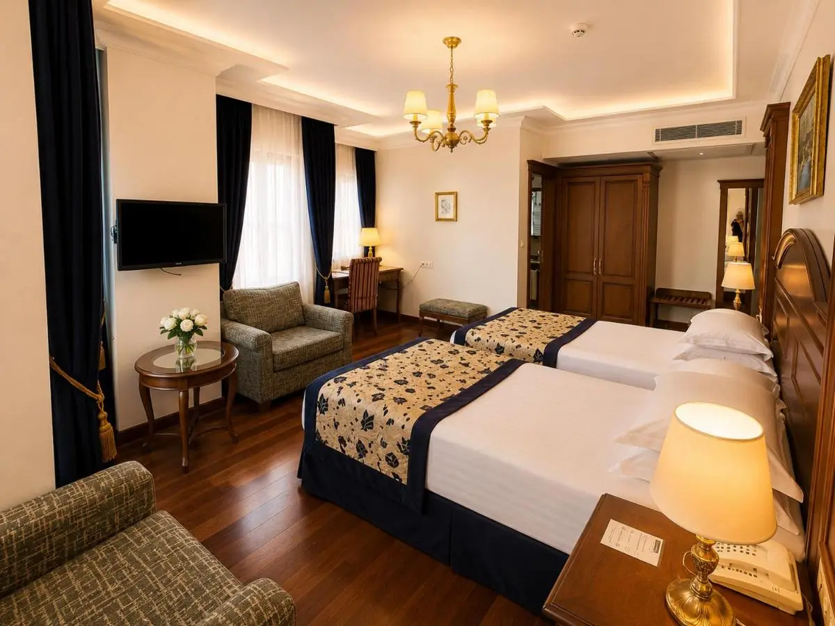 GLK PREMIER The Home Suites & Spa
