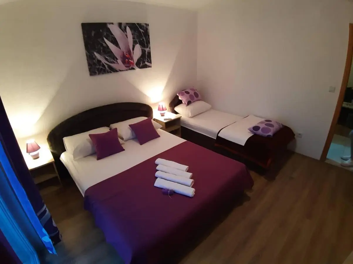 Apartments Leža