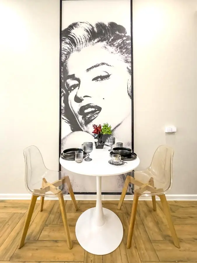 Monroe Chic Studio