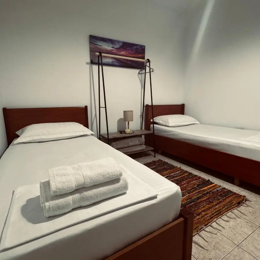 Hi5 Rooms
