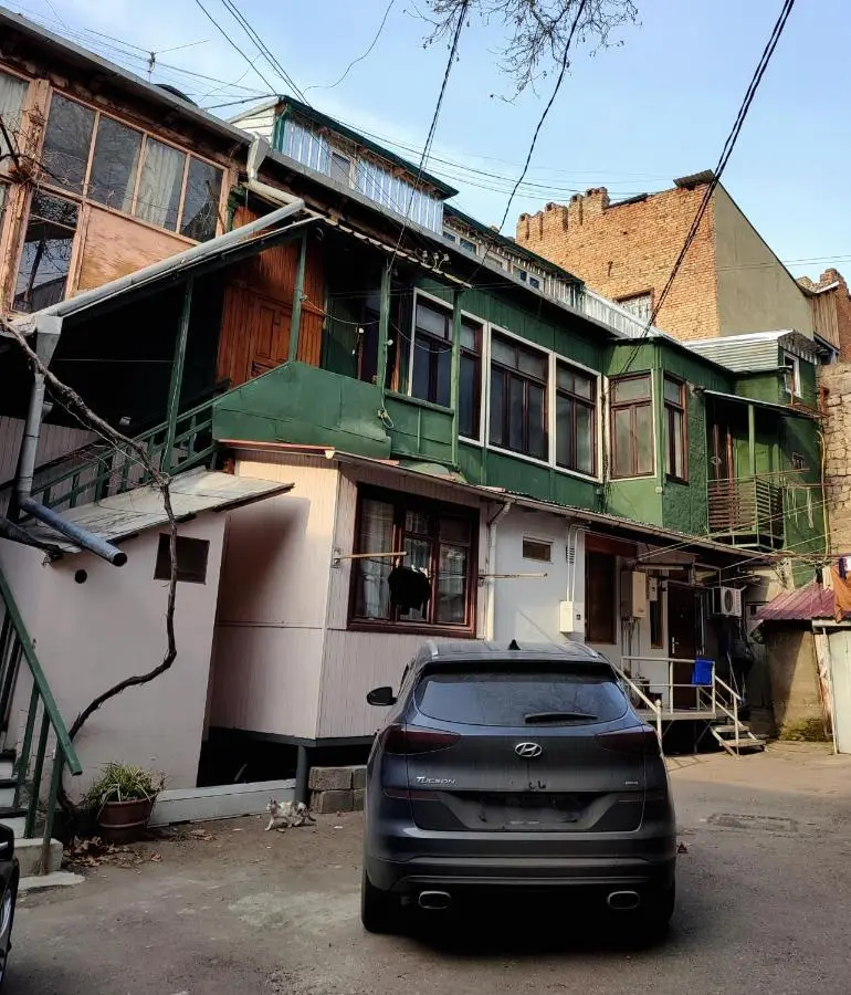 9 Doors