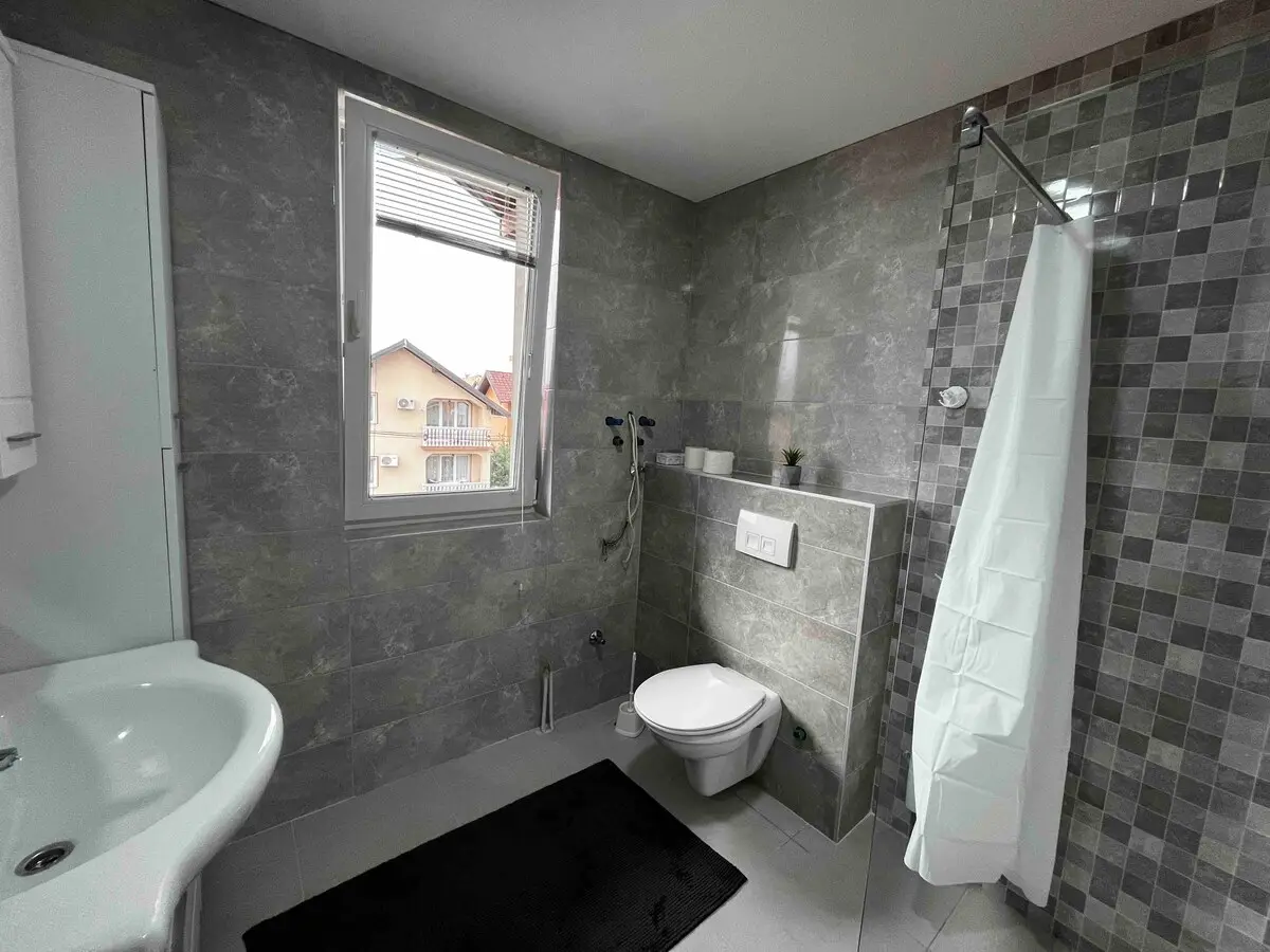 Big room(2beds), balcony,Wi-Fi & parking