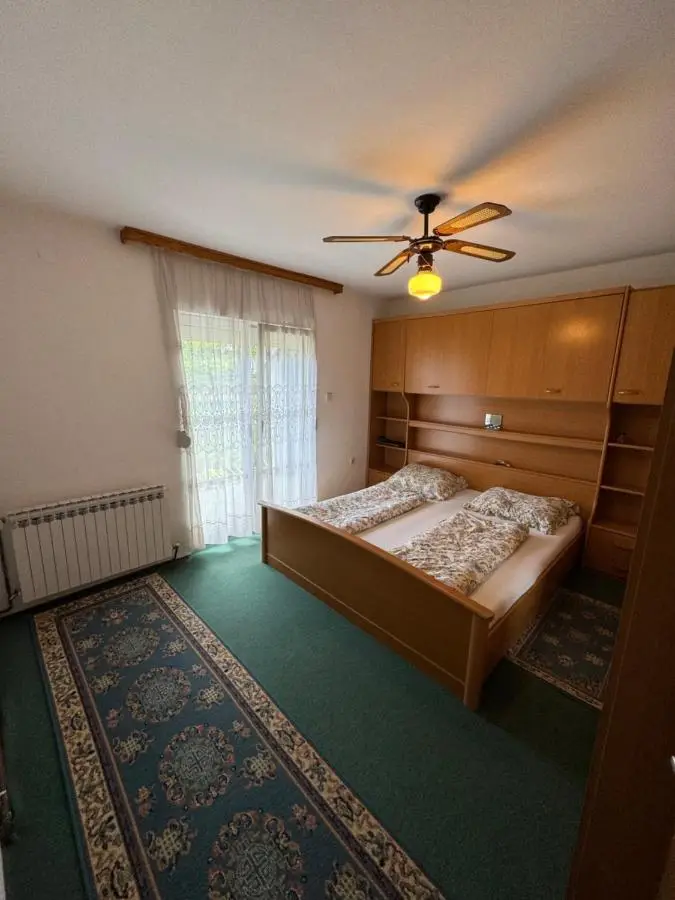 Idas Guesthouse - Kuća na jezeru - Haus am See - Privatunterkunft - Čelebići kod Konjica