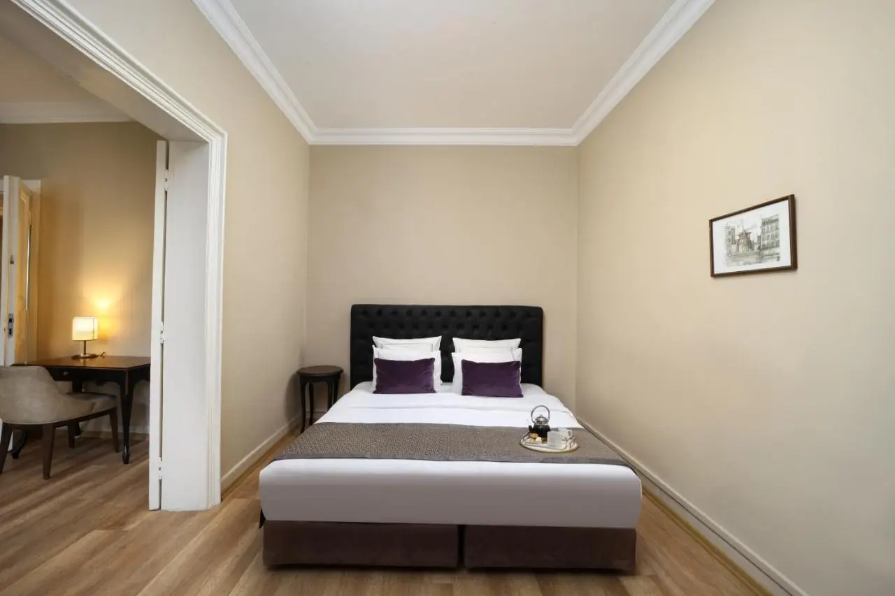Meroddi Galata Flats