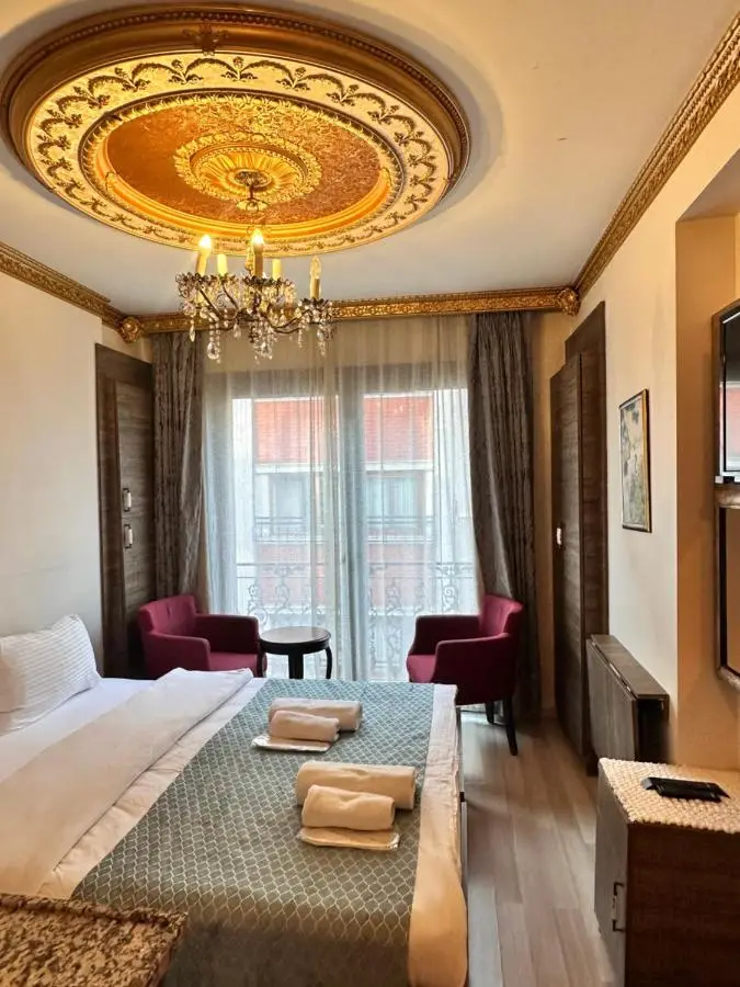 taksim white family suites