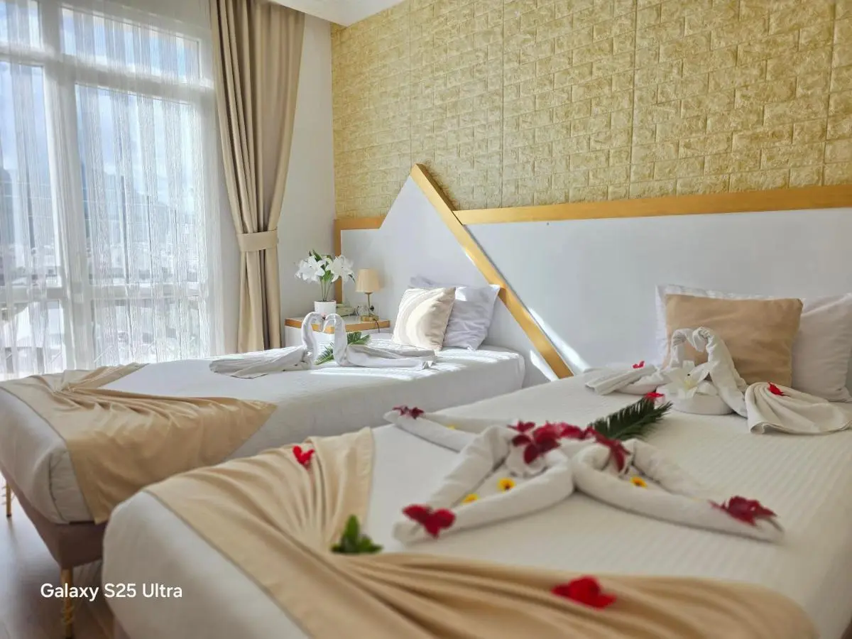 Far Life Hotel