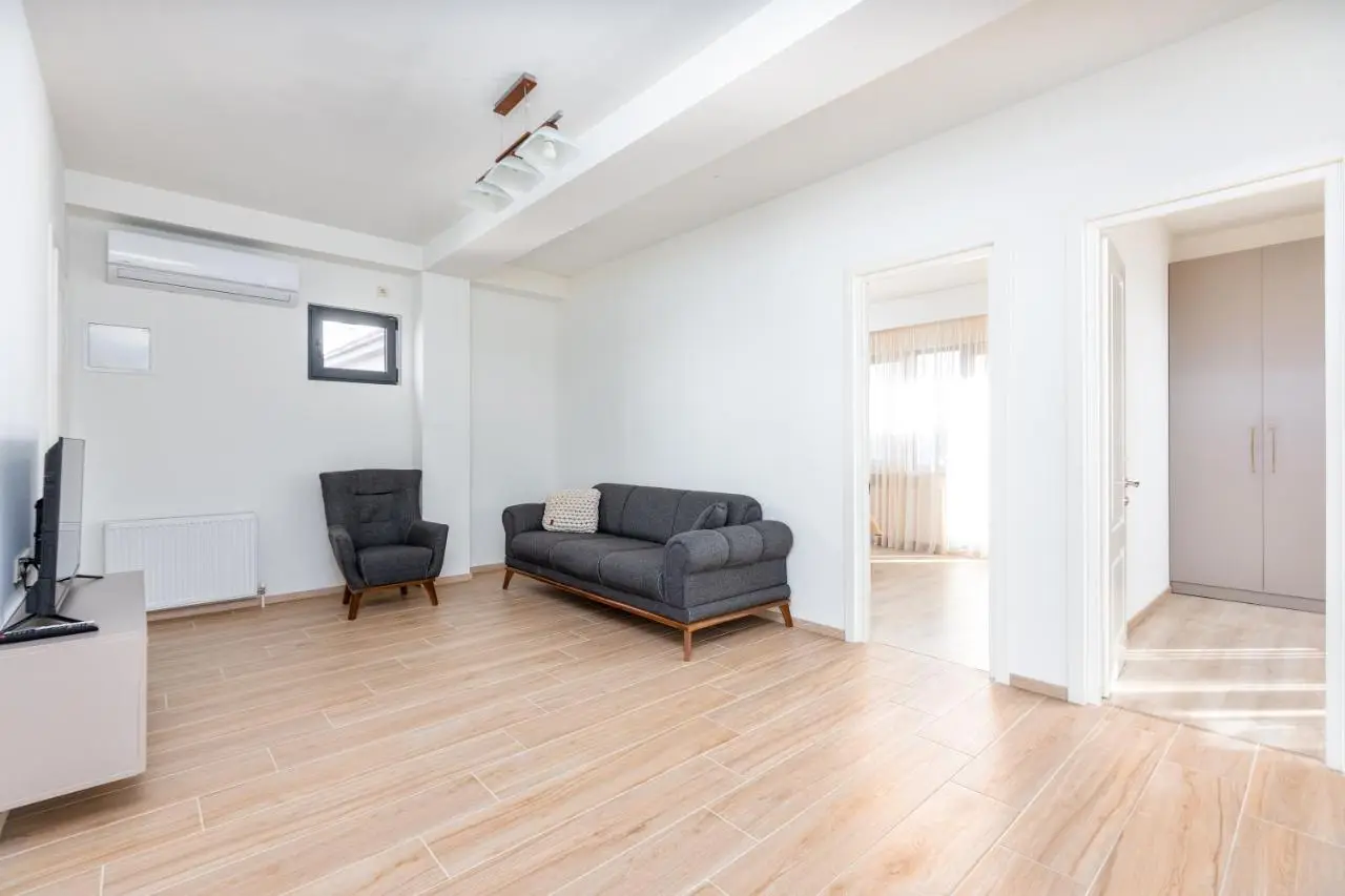 Fresh Air & Panoramic View (Floor 1 & 2)