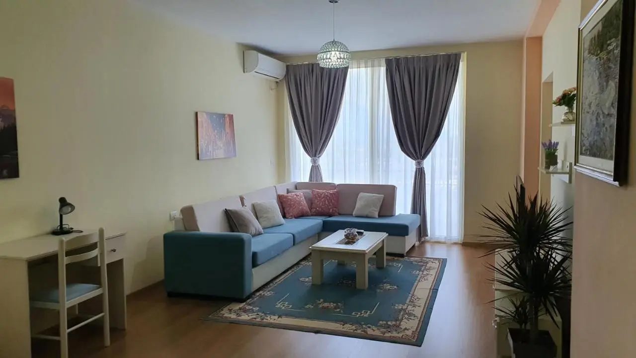 DAI Apartments- City & Castle view Gjirokaster