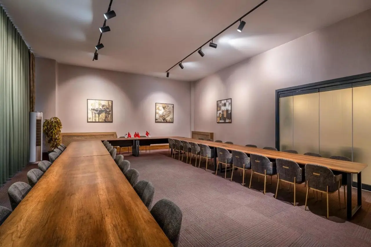 Best Western Premier Hidden Hills Hotel