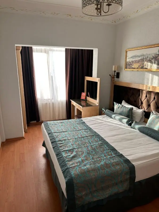 Blue Tuana Hotel Old City