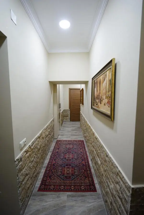 Hotel Daisy S Home