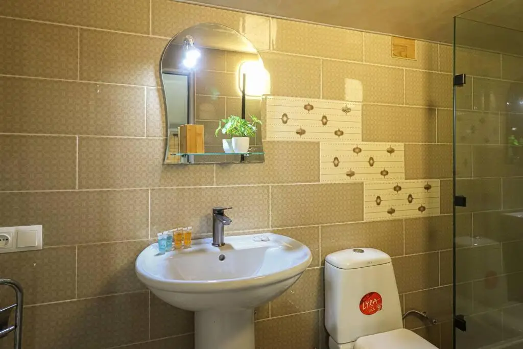 Cosy Central 2-BR Apartment-By Wehost